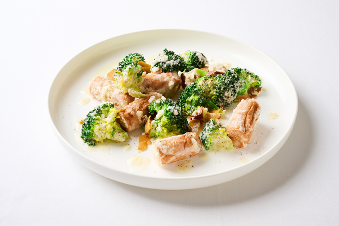 アル・ケッチァーノ 奥田政行氏考案 フィッシュソーセージのフリット ブロッコリーとアンチョビのソース